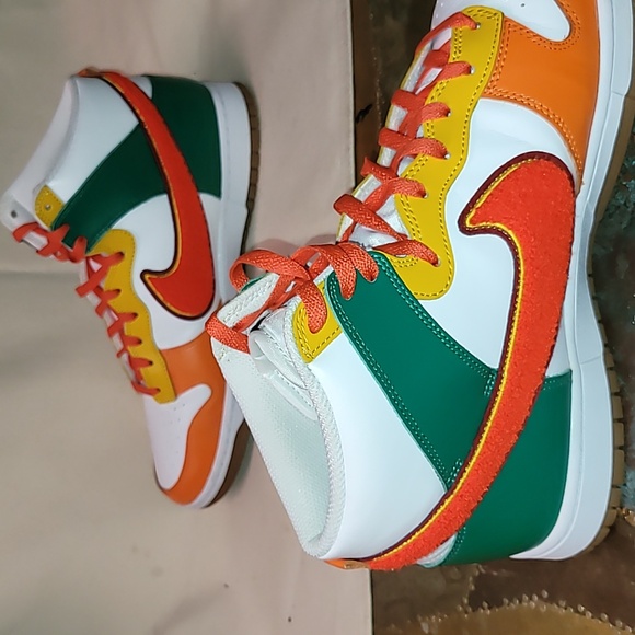 Nike Dunk Hi Retro University. Men's size 13. W/ original box. - Picture 7 of 16